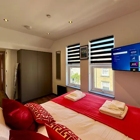 Cosy Apartment Near The Sea And Town Centre With Parking Llandudno Exterior photo