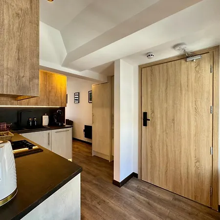 Cosy Apartment Near The Sea And Town Centre With Parking Llandudno Exterior photo