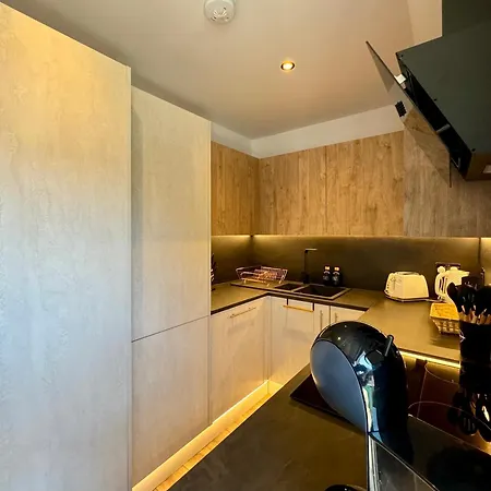 Cosy Apartment Near The Sea And Town Centre With Parking Llandudno Exterior photo