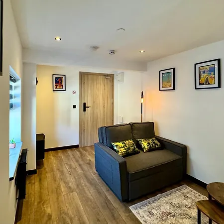 Cosy Apartment Near The Sea And Town Centre With Parking Llandudno Exterior photo