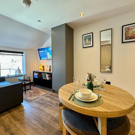 Cosy Apartment Near The Sea And Town Centre With Parking Llandudno Exterior photo
