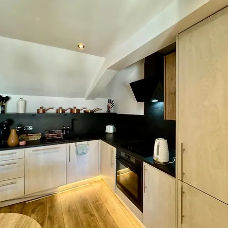 Cosy Apartment Near The Sea And Town Centre With Parking Llandudno Exterior photo