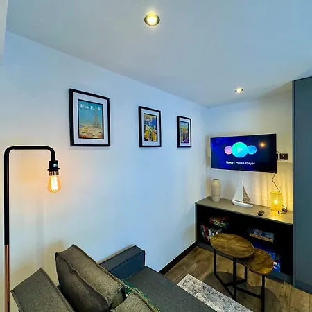 Cosy Apartment Near The Sea And Town Centre With Parking Llandudno Exterior photo