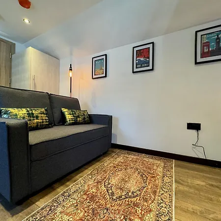 Cosy Apartment Near The Sea And Town Centre With Parking Llandudno Exterior photo