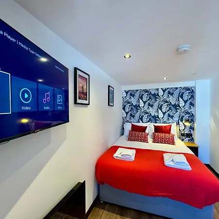 Cosy Apartment Near The Sea And Town Centre With Parking Llandudno Exterior photo