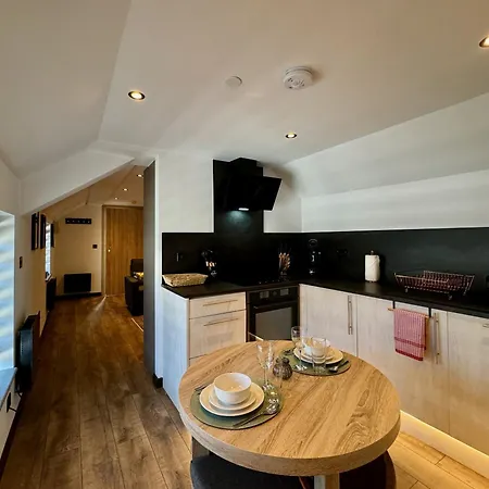 Cosy Apartment Near The Sea And Town Centre With Parking Llandudno Exterior photo