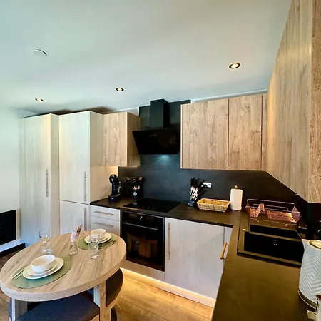 Cosy Apartment Near The Sea And Town Centre With Parking Llandudno Exterior photo