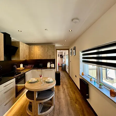 Cosy Apartment Near The Sea And Town Centre With Parking Llandudno Exterior photo