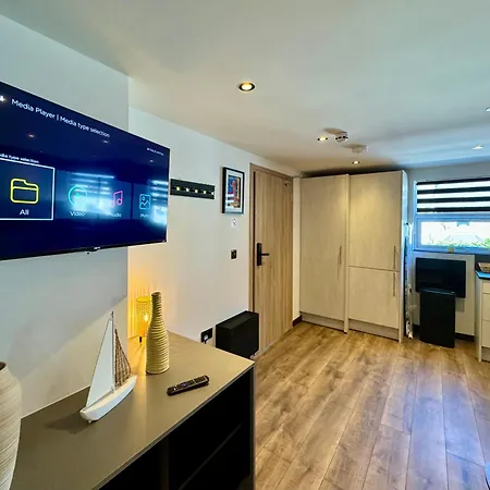 Cosy Apartment Near The Sea And Town Centre With Parking Llandudno Exterior photo
