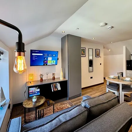 Cosy Apartment Near The Sea And Town Centre With Parking Llandudno Exterior photo