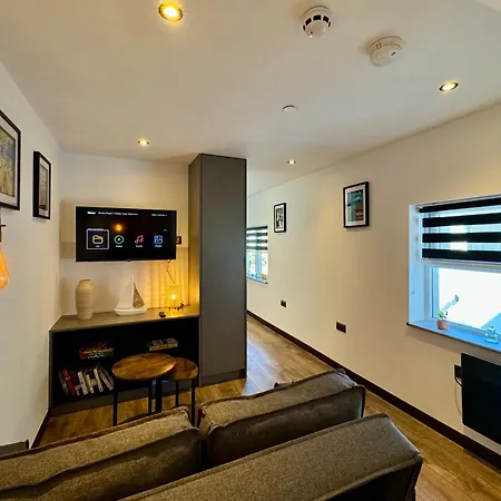 Cosy Apartment Near The Sea And Town Centre With Parking Llandudno Exterior photo