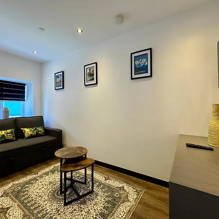 Cosy Apartment Near The Sea And Town Centre With Parking Llandudno Exterior photo