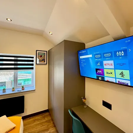 Cosy Apartment Near The Sea And Town Centre With Parking Llandudno Exterior photo