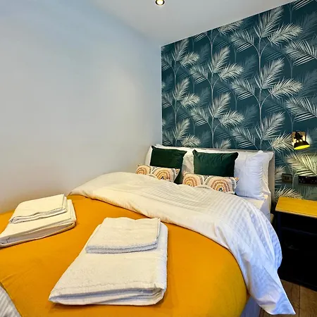Cosy Apartment Near The Sea And Town Centre With Parking Llandudno Exterior photo