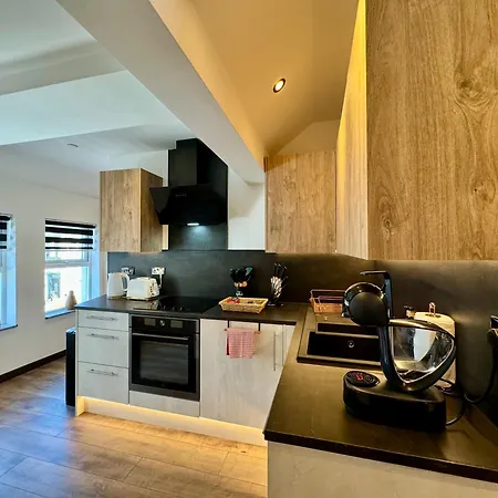 Cosy Apartment Near The Sea And Town Centre With Parking Llandudno Exterior photo