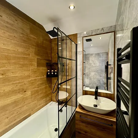 Cosy Apartment Near The Sea And Town Centre With Parking Llandudno Exterior photo