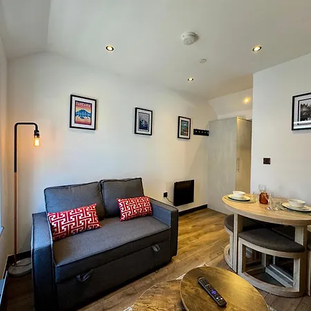 Cosy Apartment Near The Sea And Town Centre With Parking Llandudno Exterior photo
