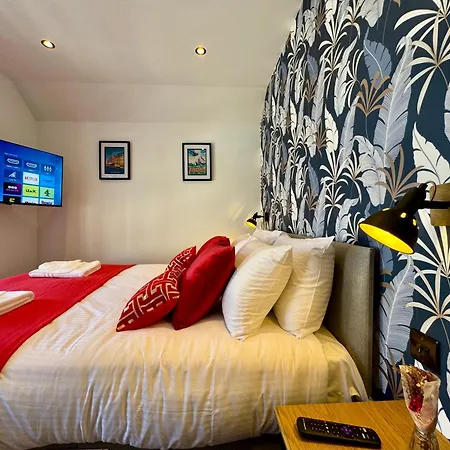 Cosy Apartment Near The Sea And Town Centre With Parking Llandudno Exterior photo