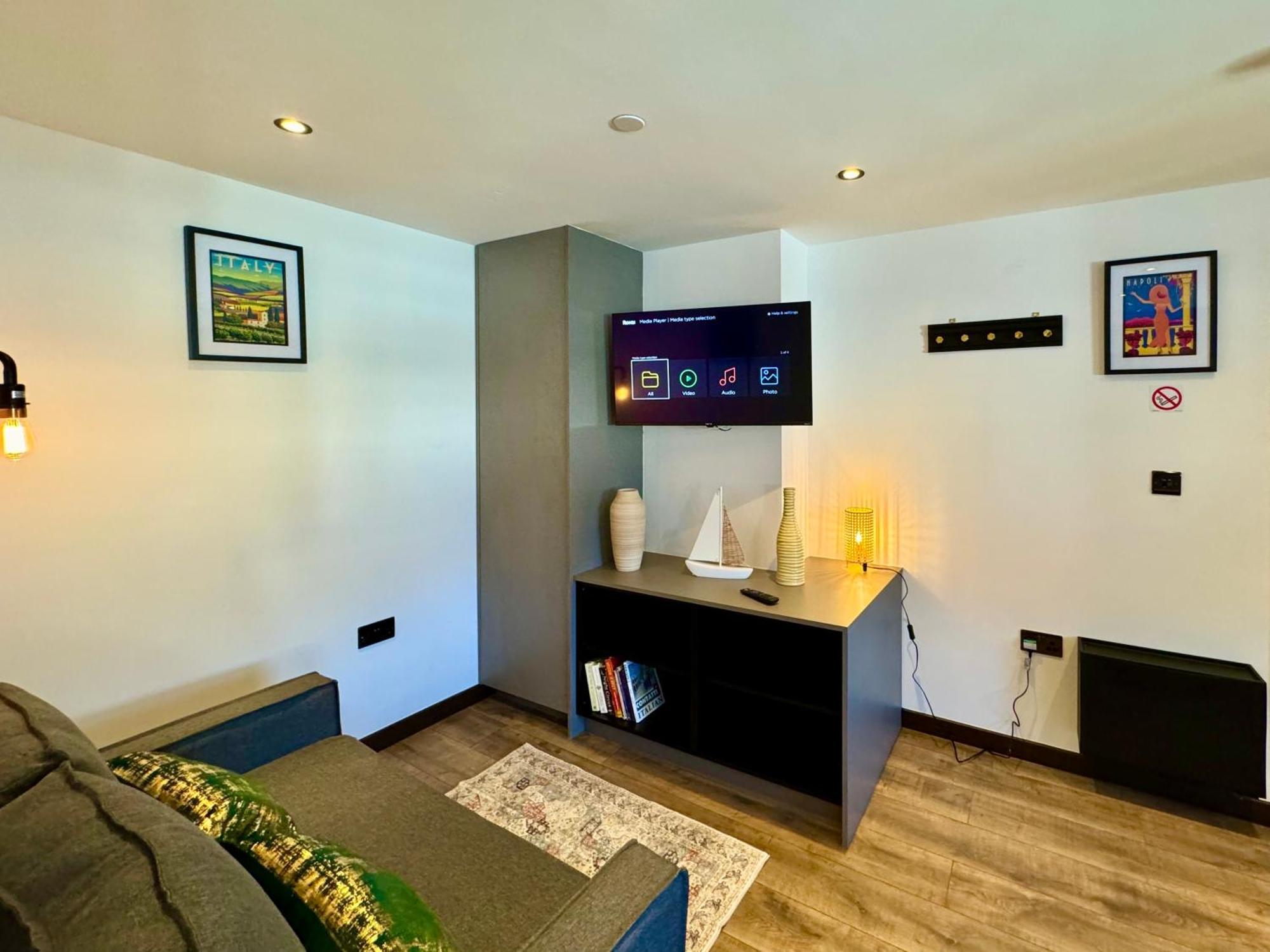 Cosy Near The Sea And Town Centre With Parking Apartment *