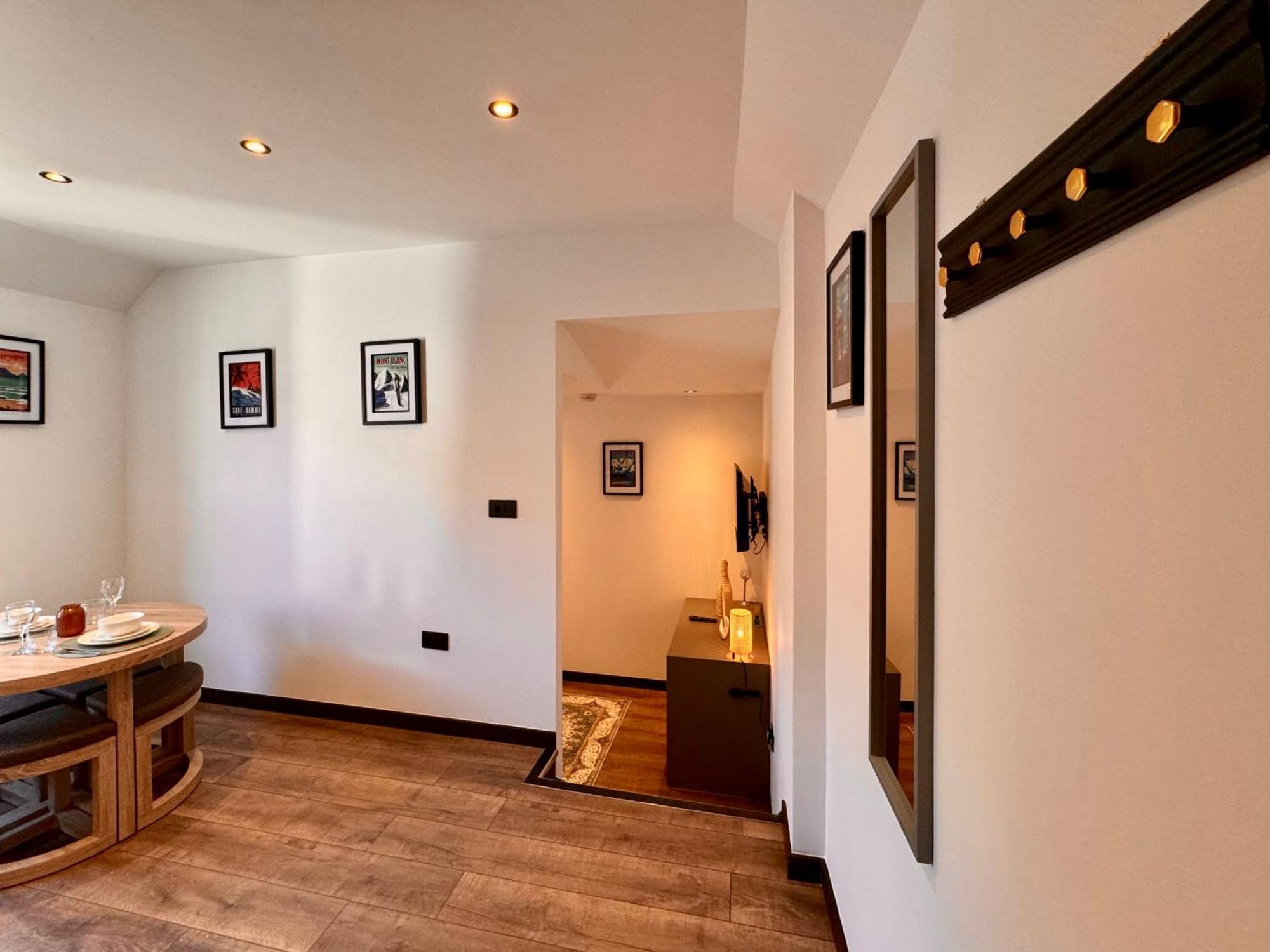 Cosy Near The Sea And Town Centre With Parking *