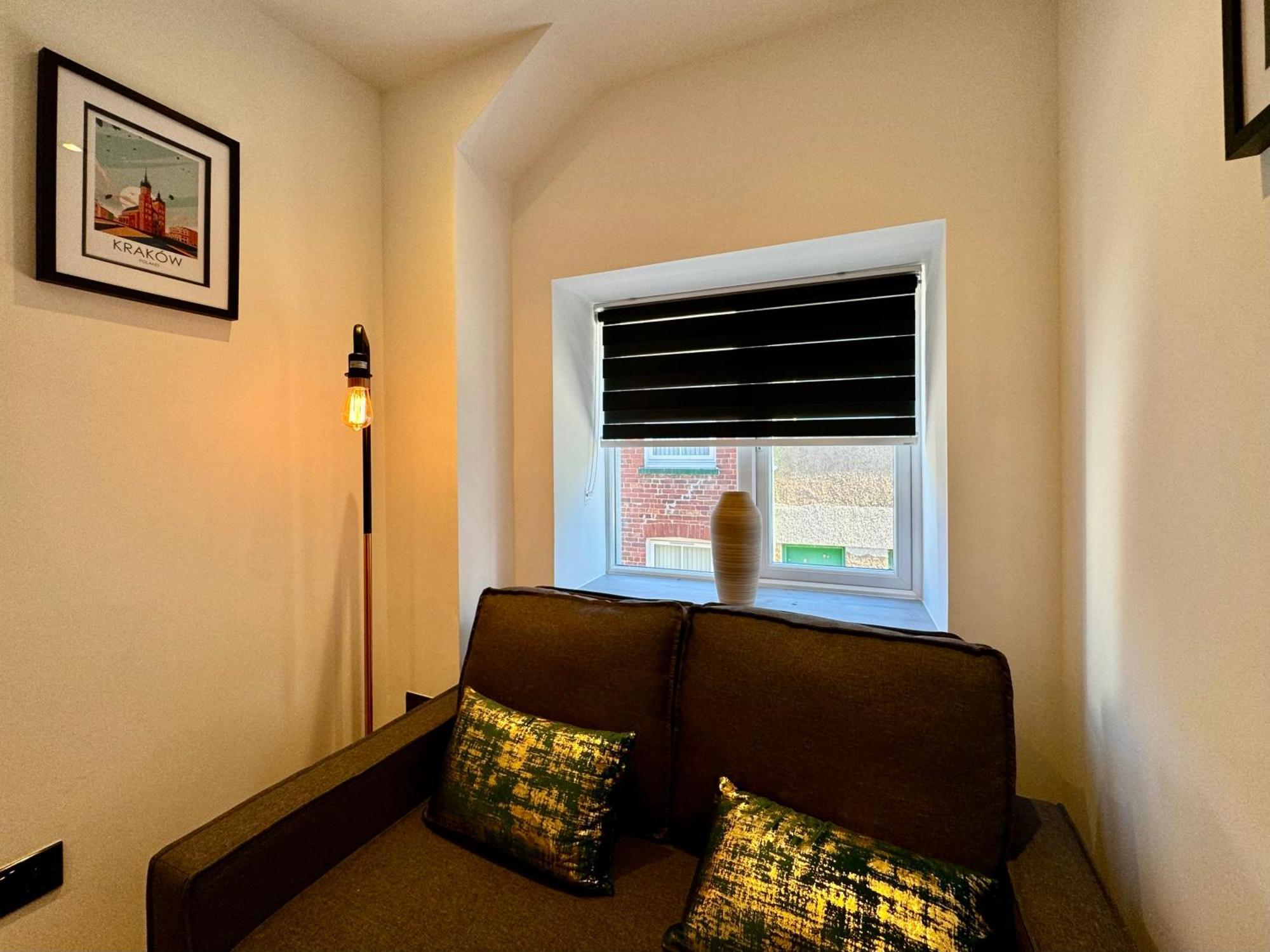 Cosy Near The Sea And Town Centre With Parking