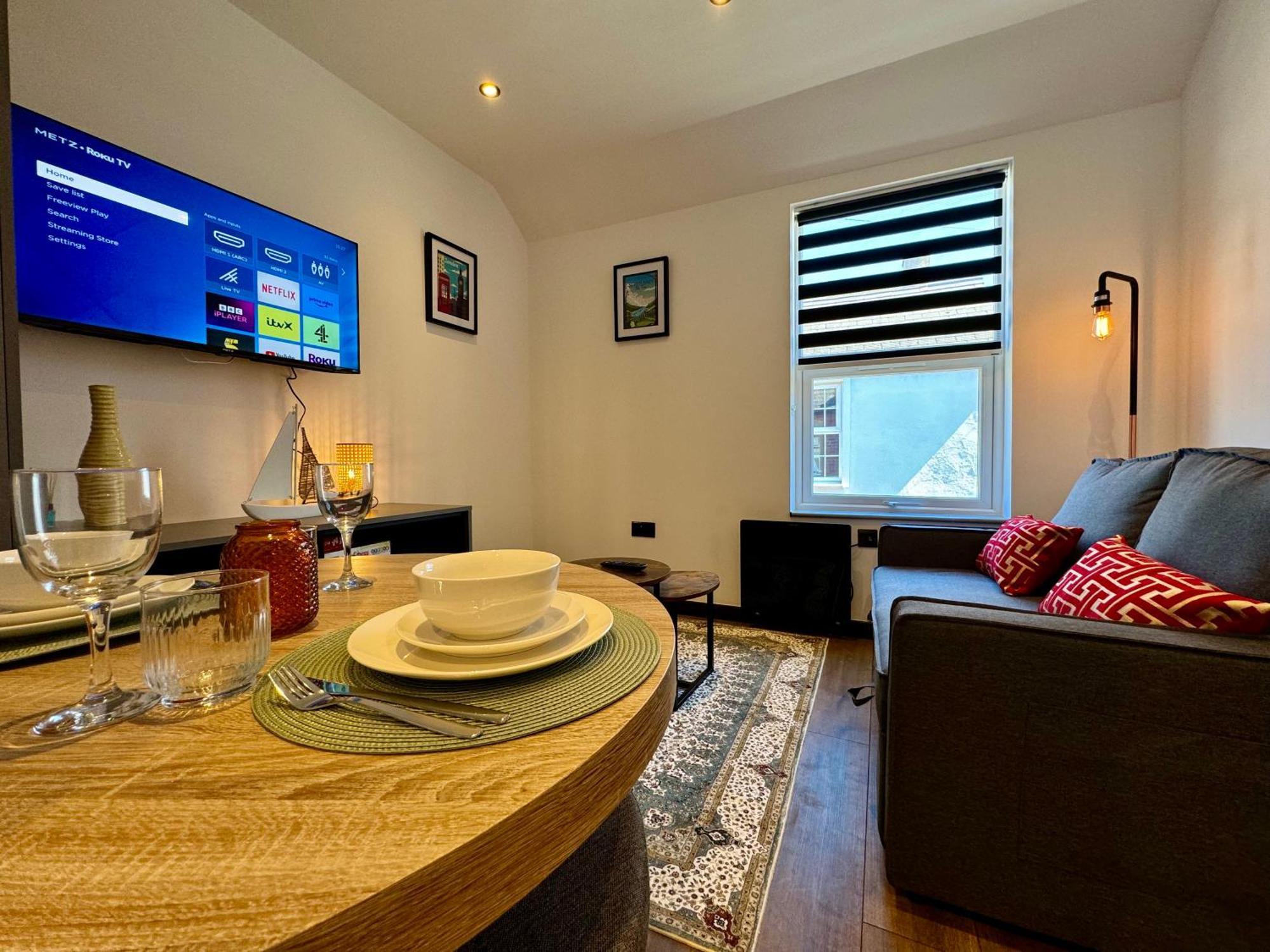 Cosy Near The Sea And Town Centre With Parking *